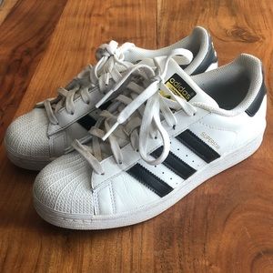Adidas Sneakers